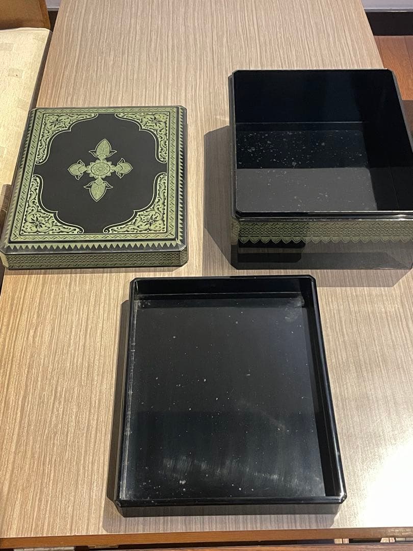 漆塗り　蒟醤の文箱