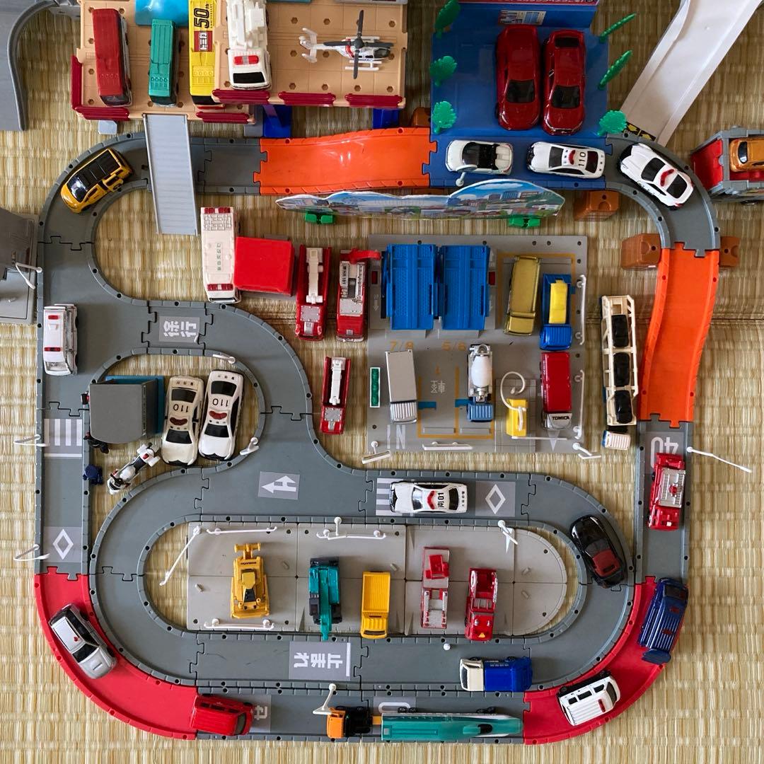 DXトミカタワー　アクション高速道路　トミカタウンどうろセット　トミカ本体多数！