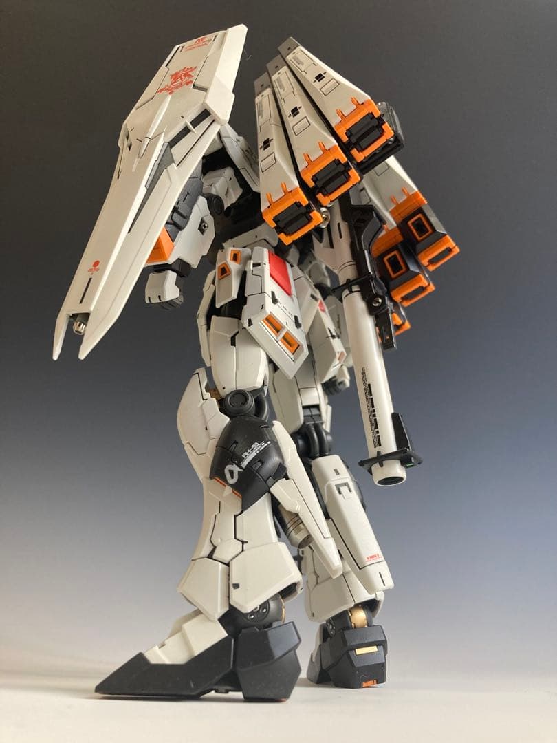 RGニューガンダム　完全塗装品　ガンプラ完成品