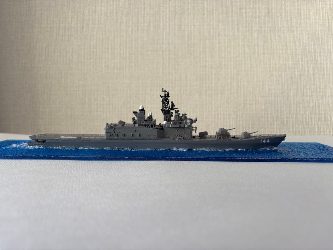 1/700 DDH-144 しらね型護衛艦二番艦くらま　全塗装　洋上ジオラマ