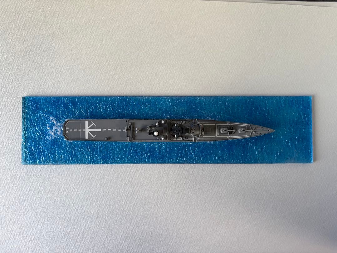 1/700 DDH-144 しらね型護衛艦二番艦くらま　全塗装　洋上ジオラマ
