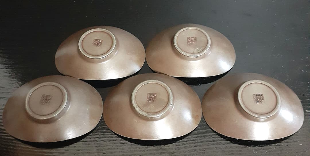 古錫茶托【乾茂號造 乾茂号造】五君子文様 茶托 五