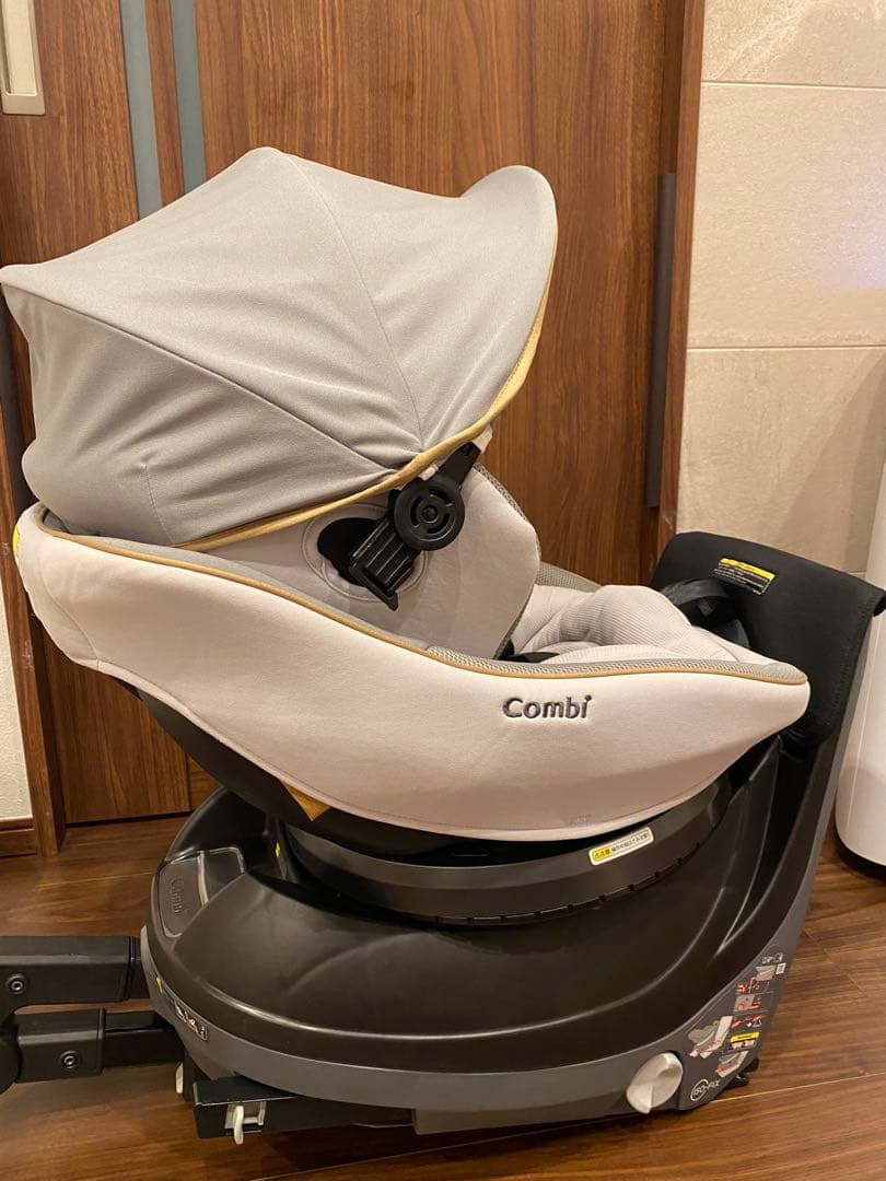 Combi クルムーヴ　スマート　ISOFIXシリーズ　チャイルドシート グレー