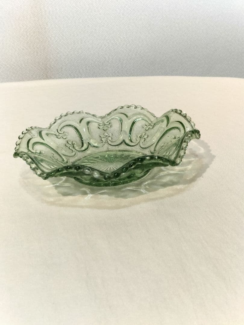 フリルガラス プレスガラス 骨董品 グリーン 緑 昭和初期