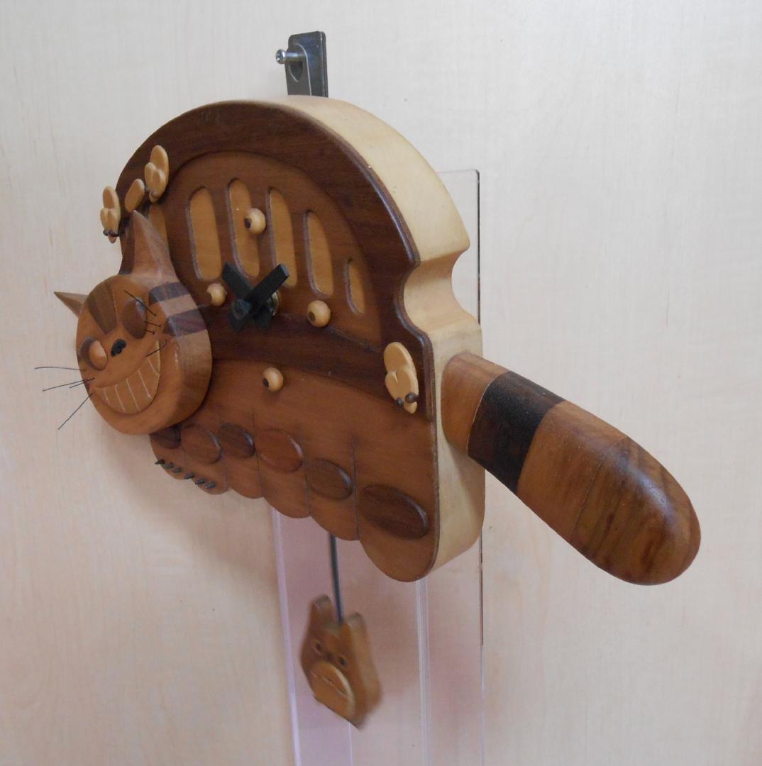 となりのトトロ　ねこバス手彫り　木製柱時計