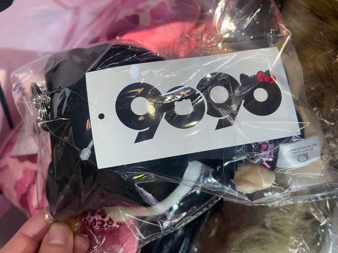 9090 girl HELLO KITTY Gal Kitty Keychain - メルカリ