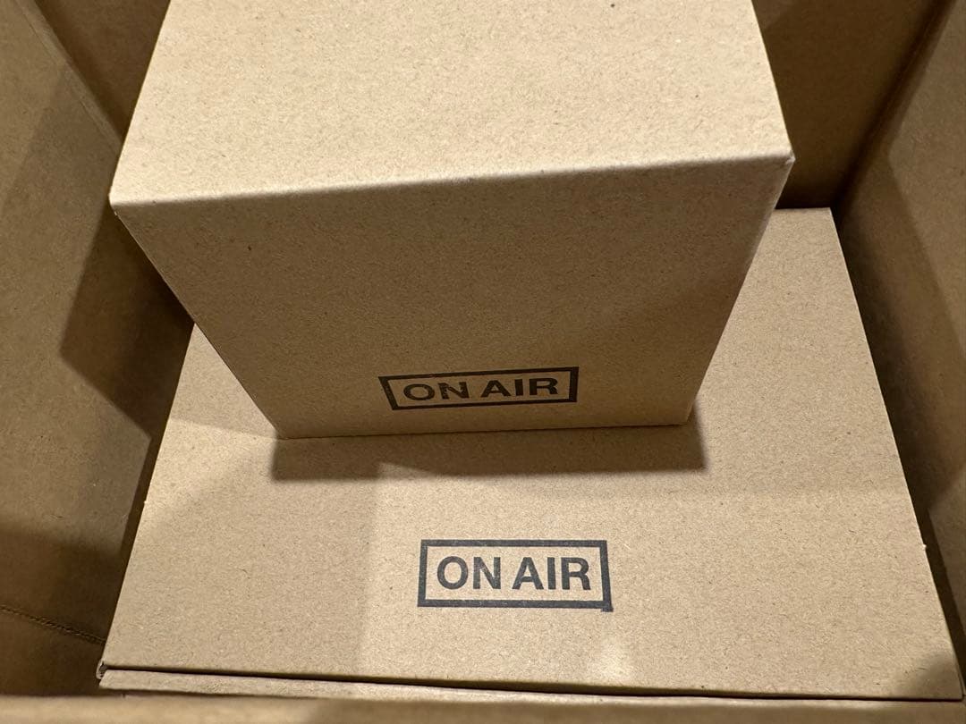 kyne Gold Ceramic Tray & Mug Set ONAIR