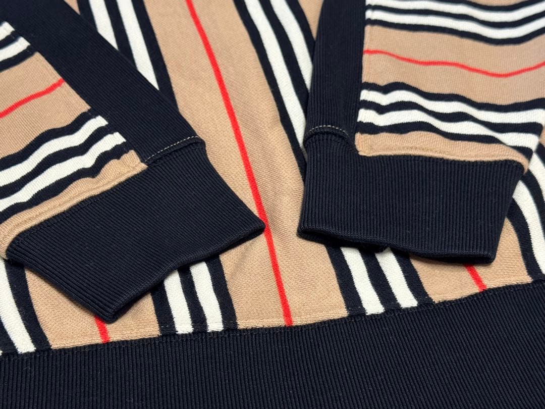 【美品】Burberry childrens スウェット 116/6y