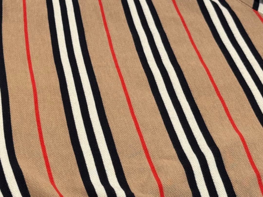 【美品】Burberry childrens スウェット 116/6y