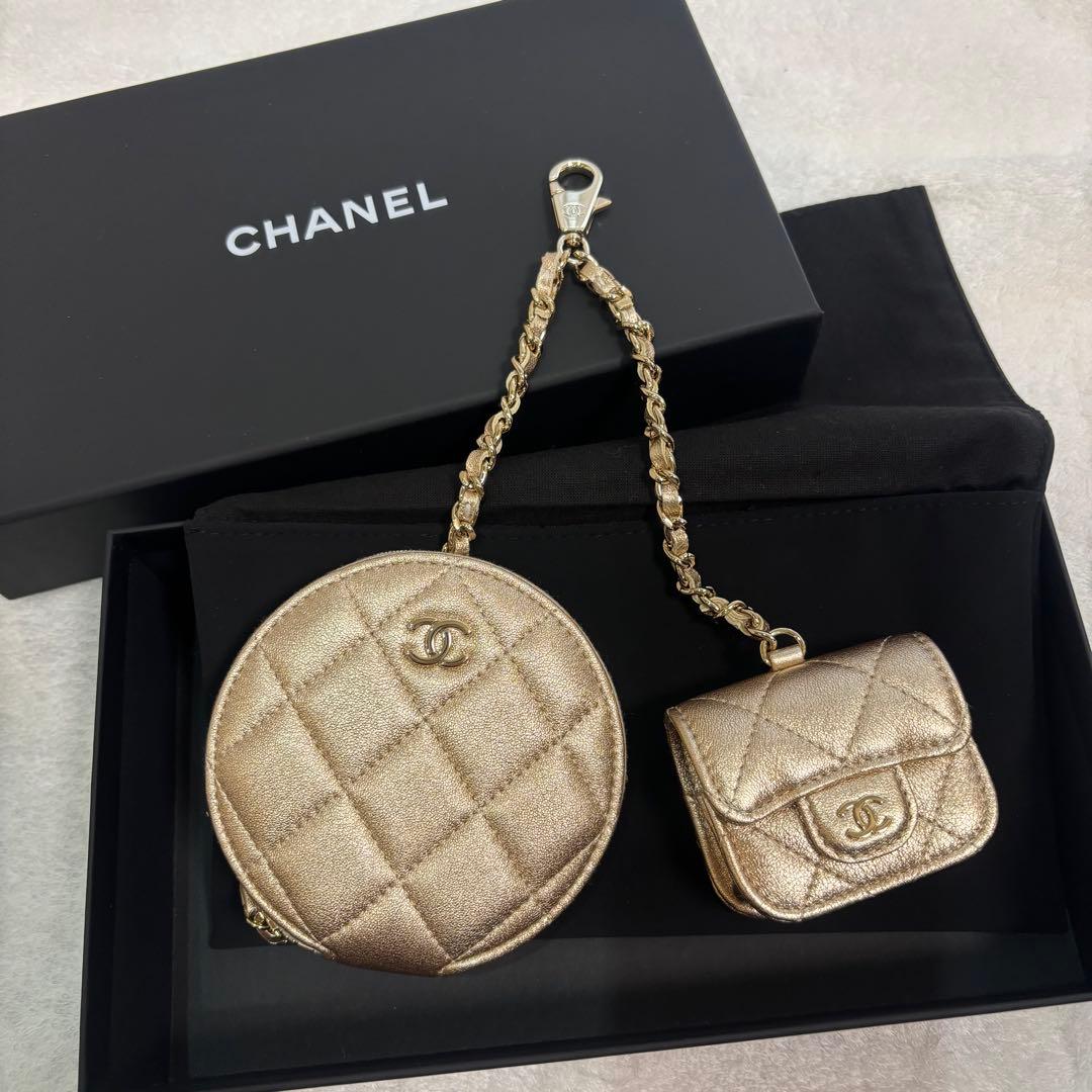 CHANEL イヤーズギフト　ケース AirPodsケース　バッグチャーム