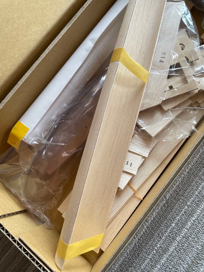 ノスタルジック•オリジナル飛行機組立てキット　低翼機スタイル