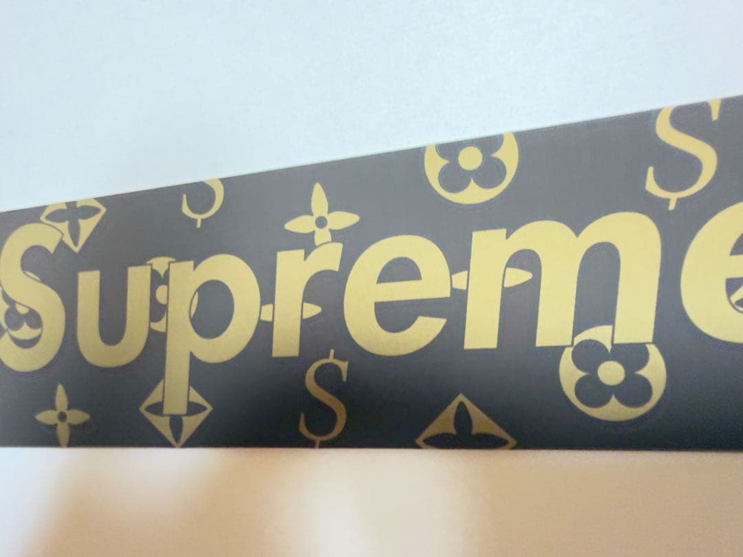 TUBAKISupreme モノグラム　ステッカー　本物