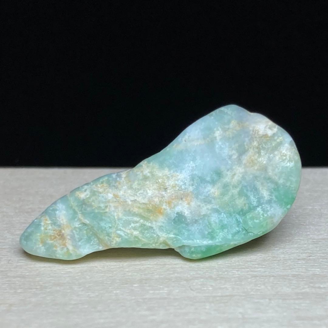 糸魚川翡翠 金山谷 翡翠 アップルグリーン 翡翠輝石 原石 3.8g