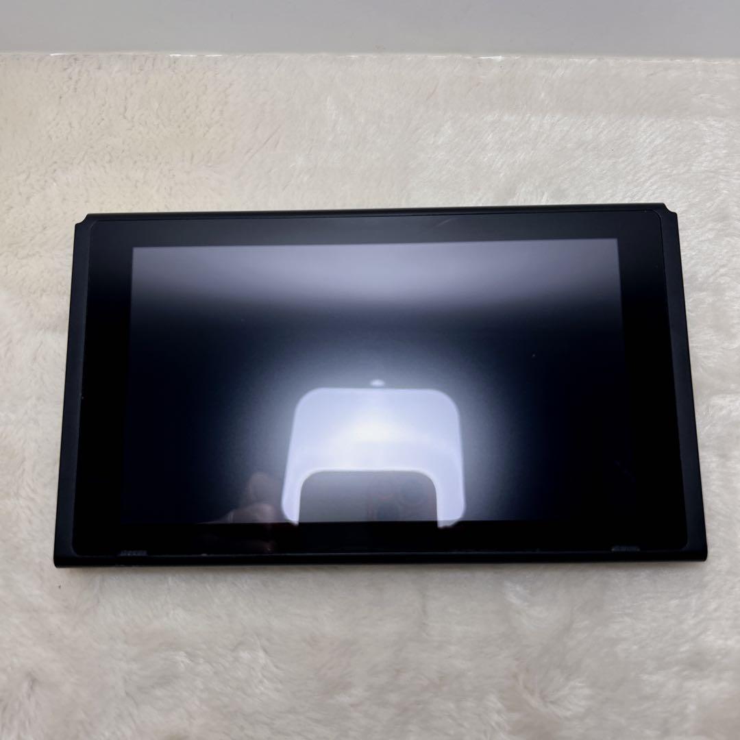 【極美品】ほぼ未使用 ソフト付き Nintendo Switch 本体