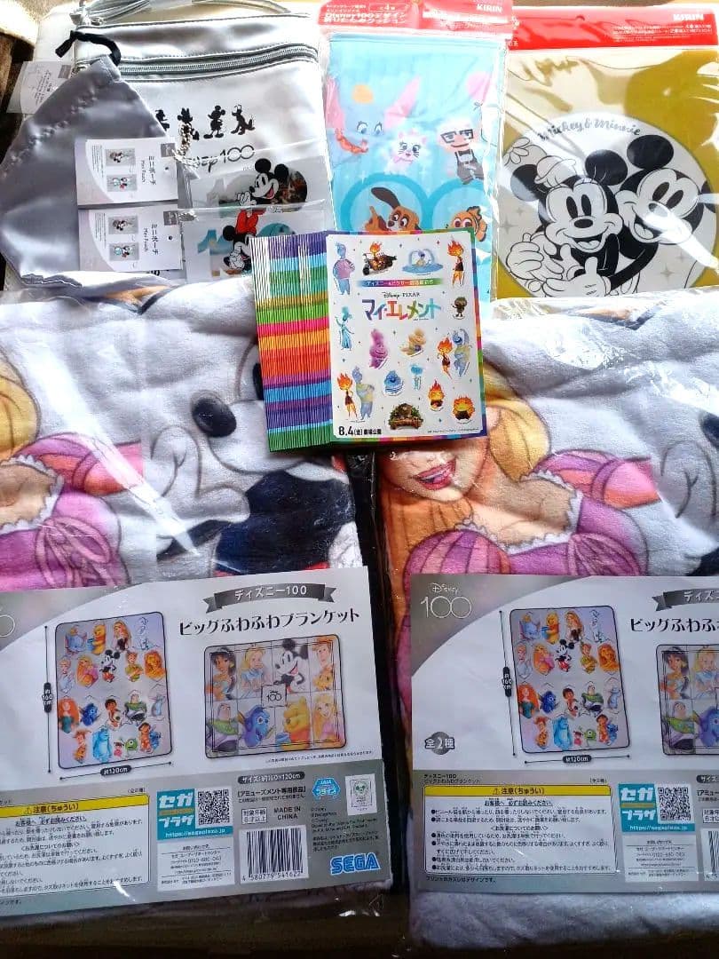 Disneyディズニー100　ブランケット　クッション　ファイル　バッグ巾着袋 Disneyディズニー100 ブランケット クッション ファイル バッグ巾着袋
