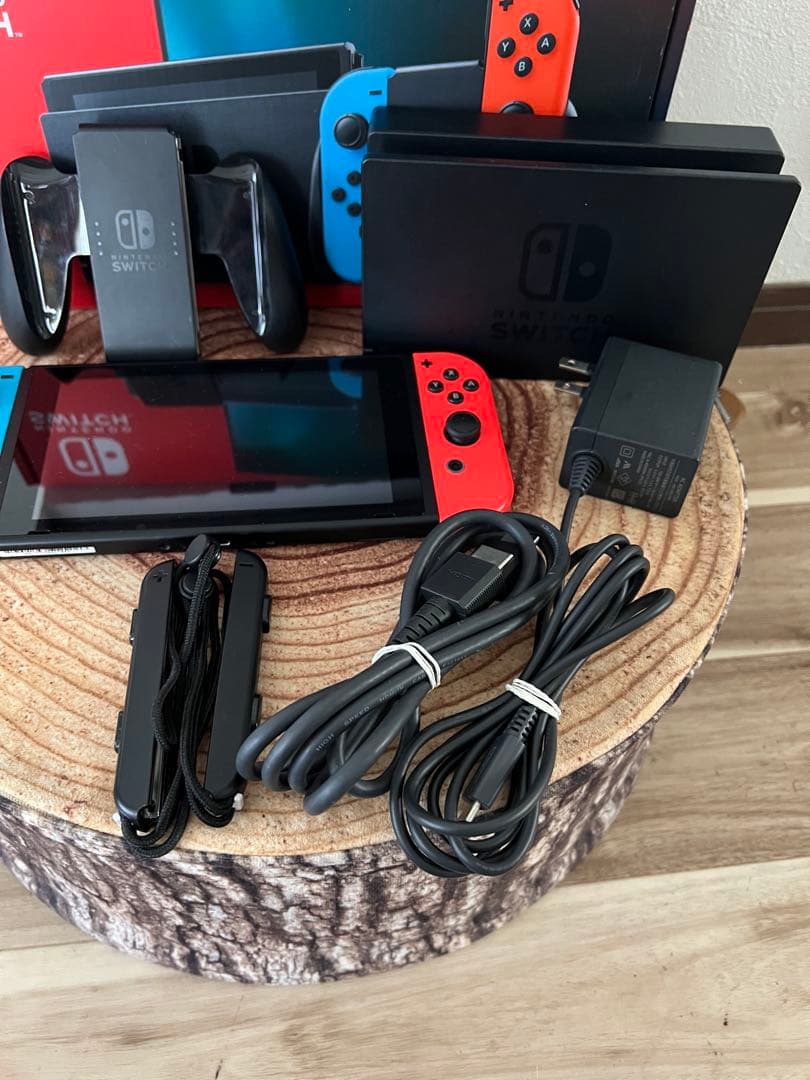 Nintendo Switch ニンテンドースイッチ本体　ネオン①