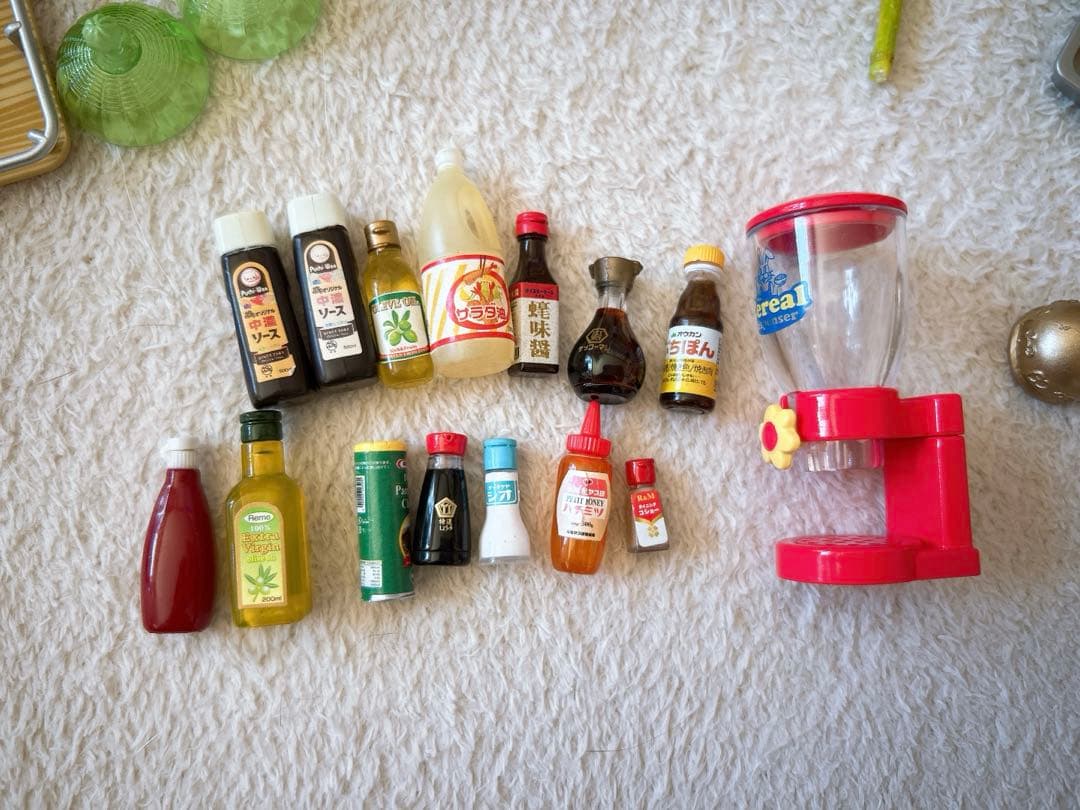 リーメント　流し台　勉強机　ケーキショーケースなど