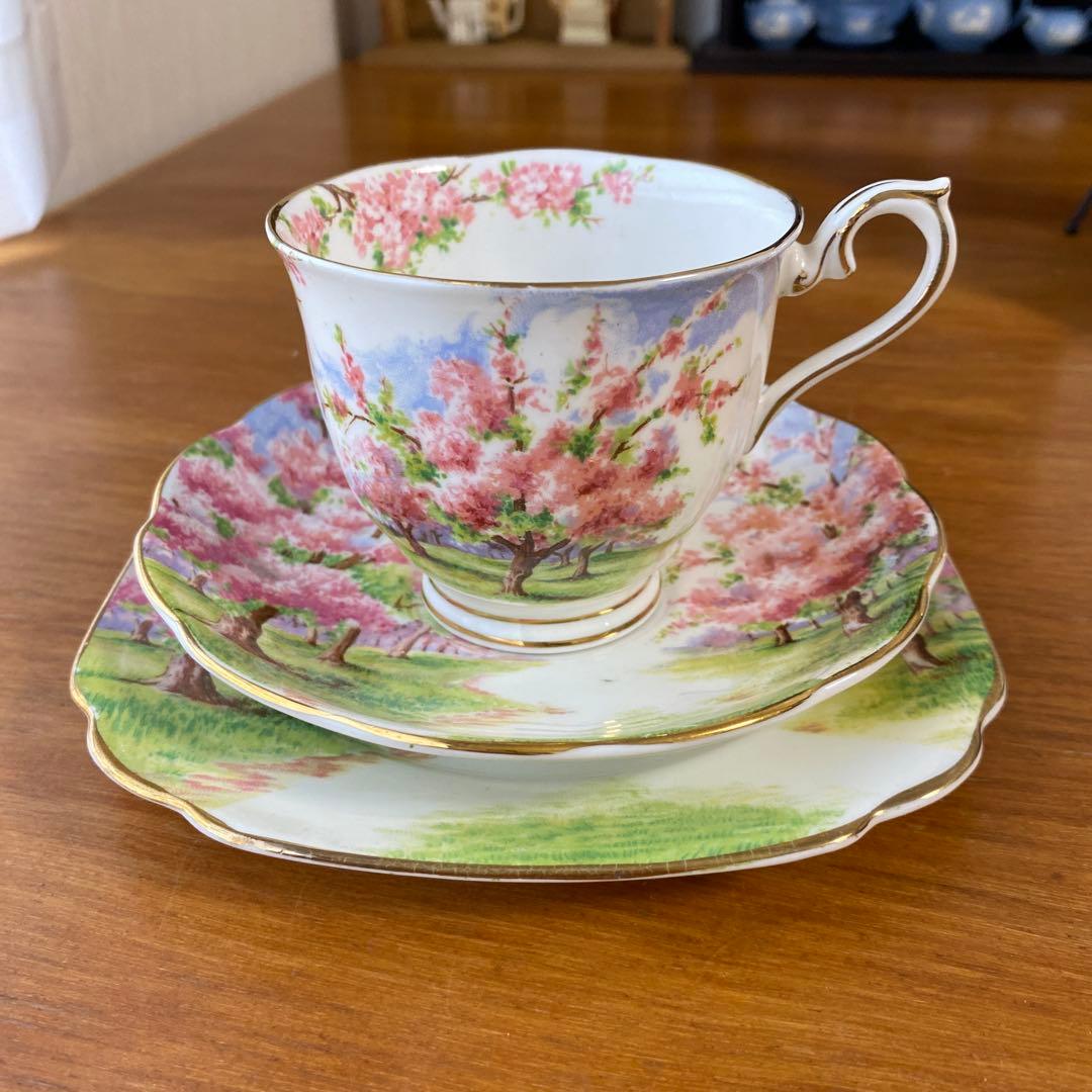 【特価ラスト1点】ロイヤルアルバート　ブロッサムタイム　カップ　ソーサー　トリオ 特価ラスト1点】ロイヤルアルバート ブロッサムタイム カップ ソーサー