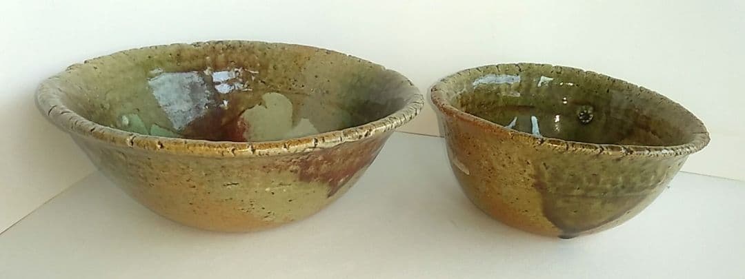 長倉翠子作　大小深鉢　作家の心のあり様が感じとれる作品