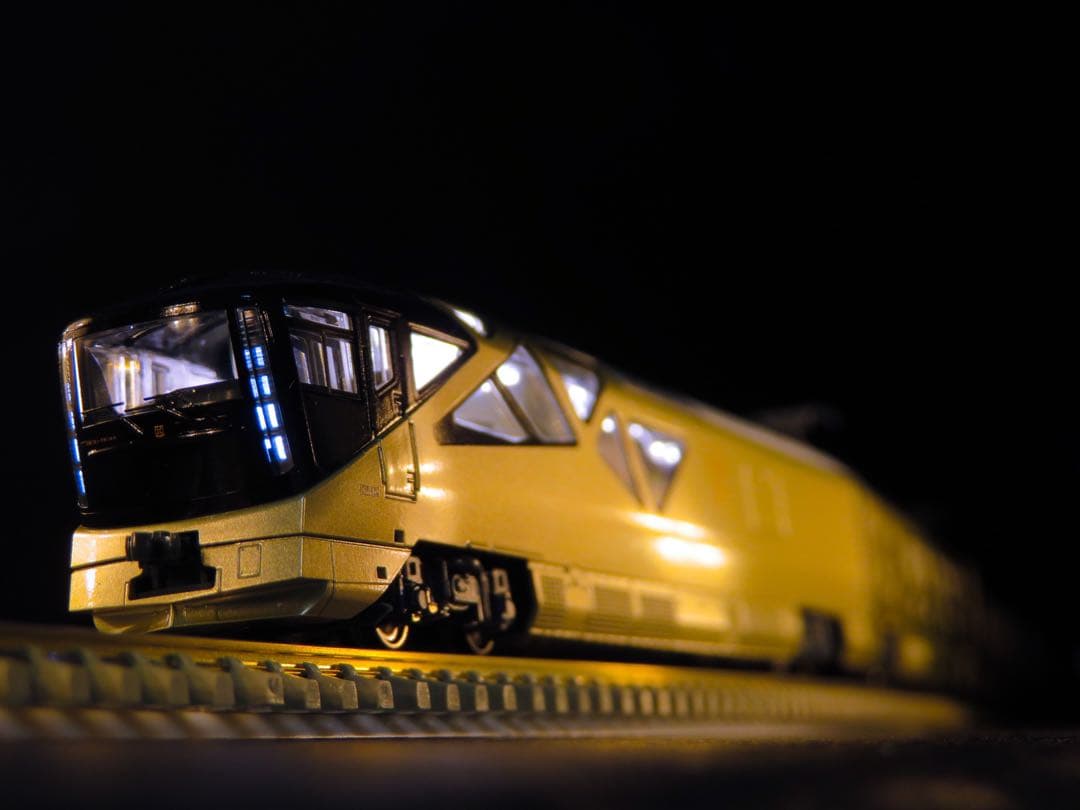 KATO E001形 TRAIN SUITE 四季島(全車室内灯付) 【新品】