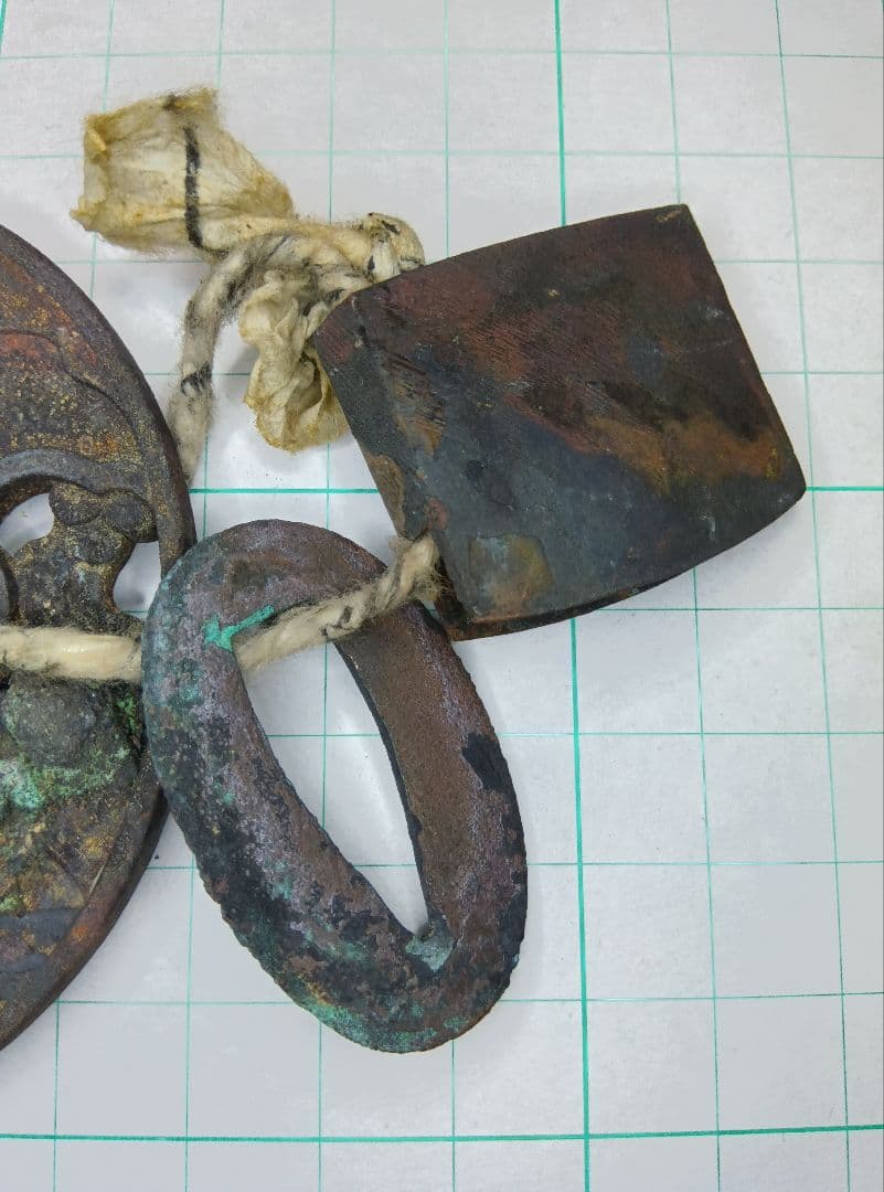 鍔　鉄鍔　切羽　はばき　アンティーク　骨董　金工　古美術　つば