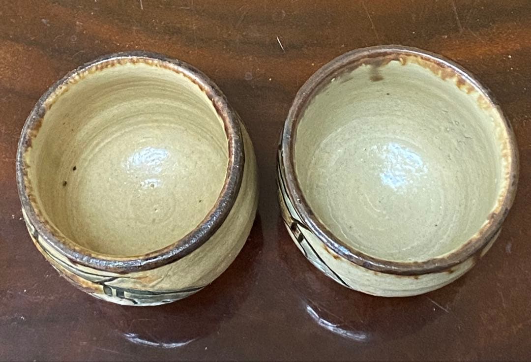 金城次郎 壺屋焼 魚文湯呑　２個セット　コップ　マグカップ　沖縄　本人箱書