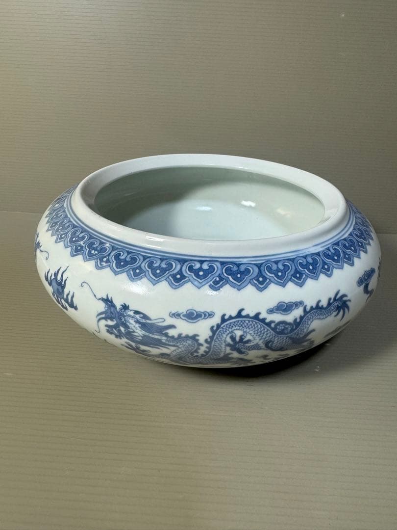 2431 中国美術 乾隆年製銘 染付龍図文陶鉢 時代物