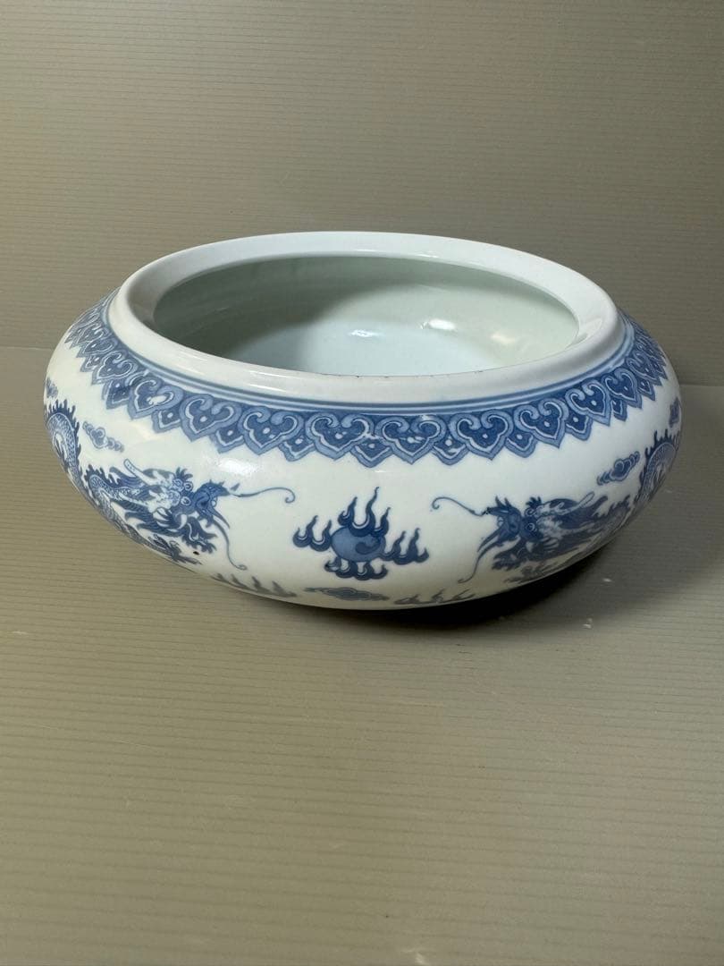 2431 中国美術 乾隆年製銘 染付龍図文陶鉢 時代物