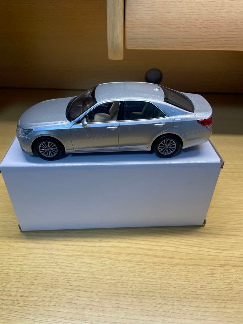 トヨタ クラウン 非売品ミニカー カラーサンプル