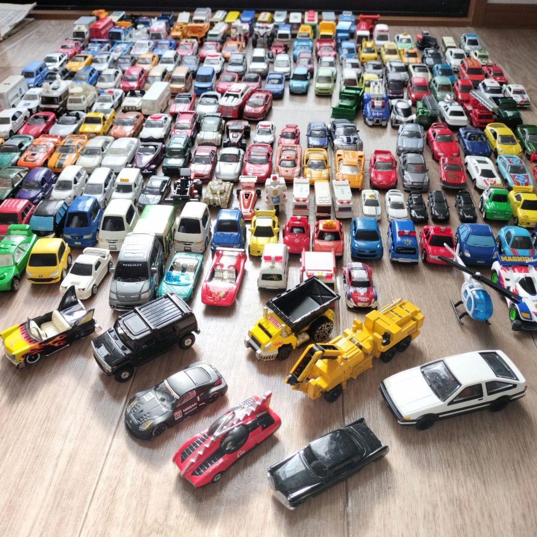 ミニカー トミカーなど　約200台セット