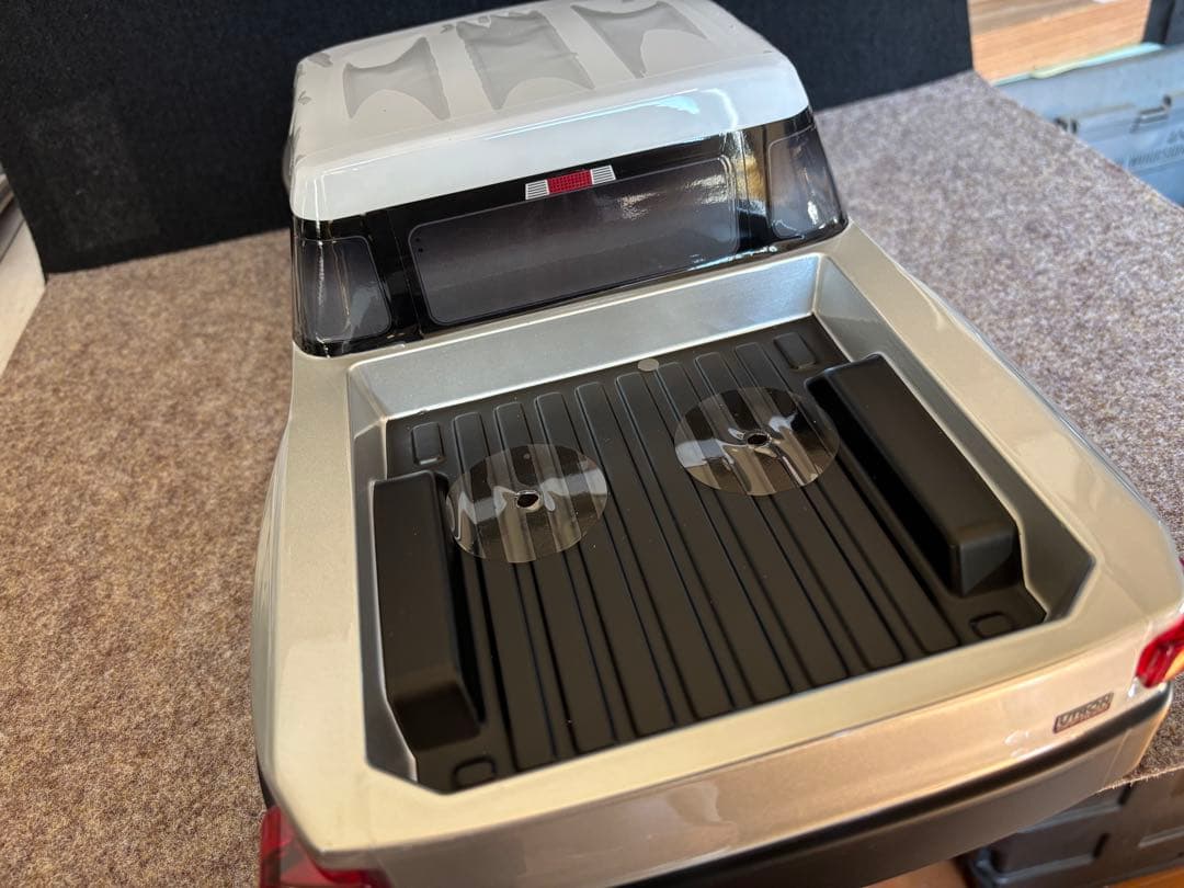 ラジコン　クローラー　ボディのみEnduro Utron