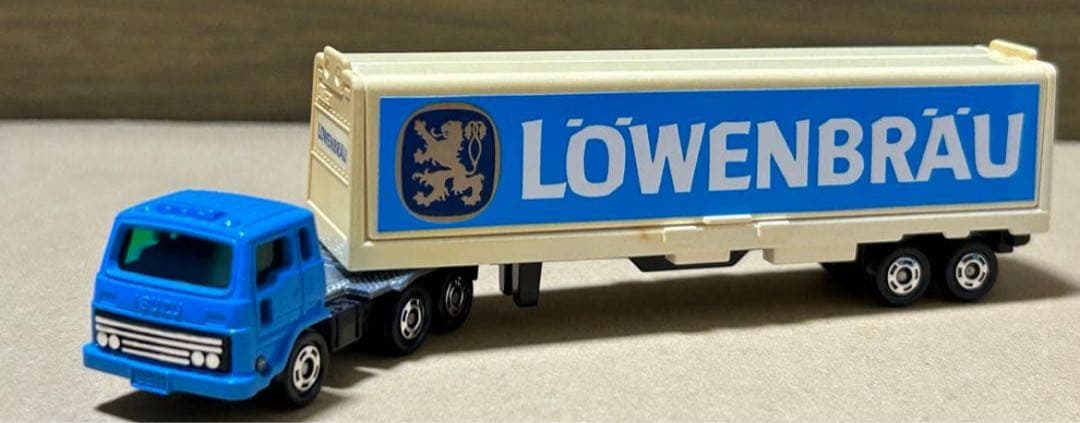 ロングトミカ いすゞ V12 ウイングルーフトレーラー LOWENBRAU