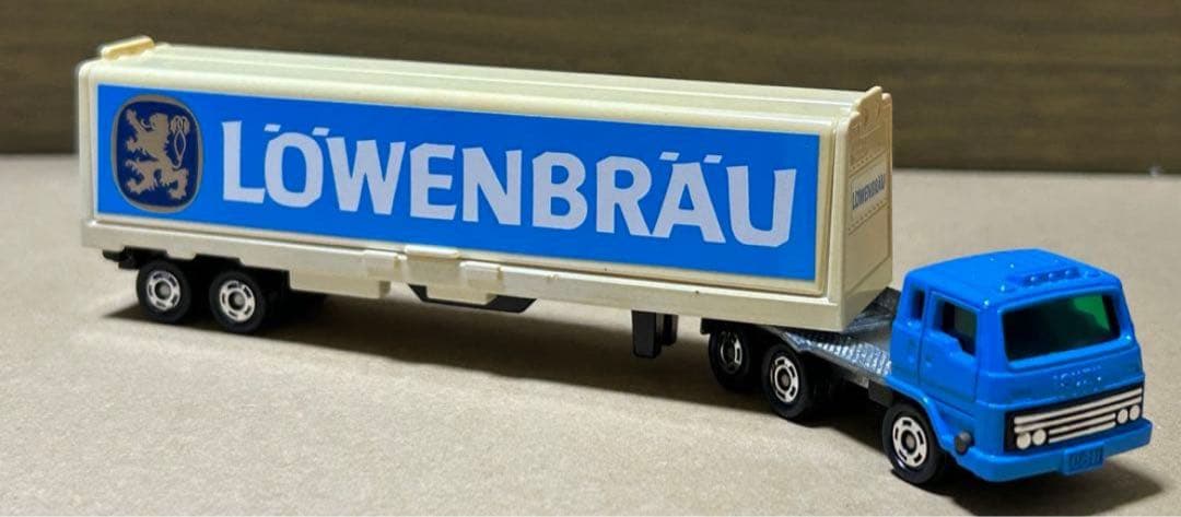 ロングトミカ いすゞ V12 ウイングルーフトレーラー LOWENBRAU