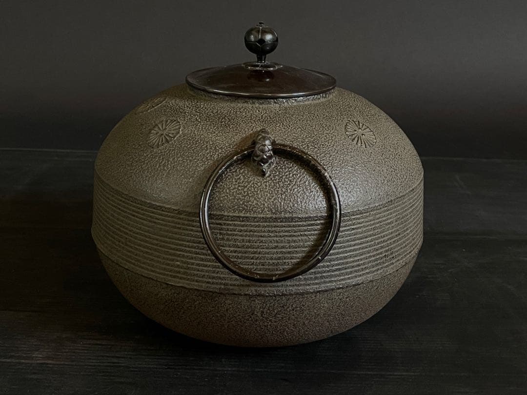 母」 淡々斎好写 独楽釜 釜師 菊池政光 共箱 炉釜 茶道具 （203F①