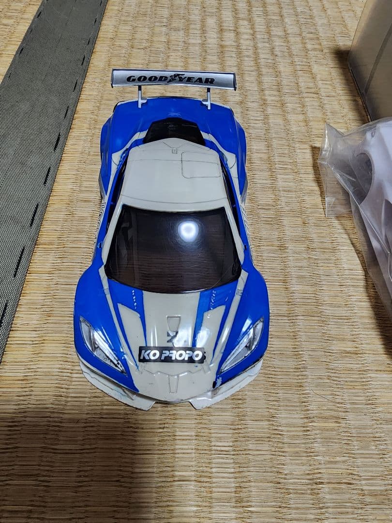 京商 オートスケールイニシャルD AE86未開封とHKSその他使用済みボディ