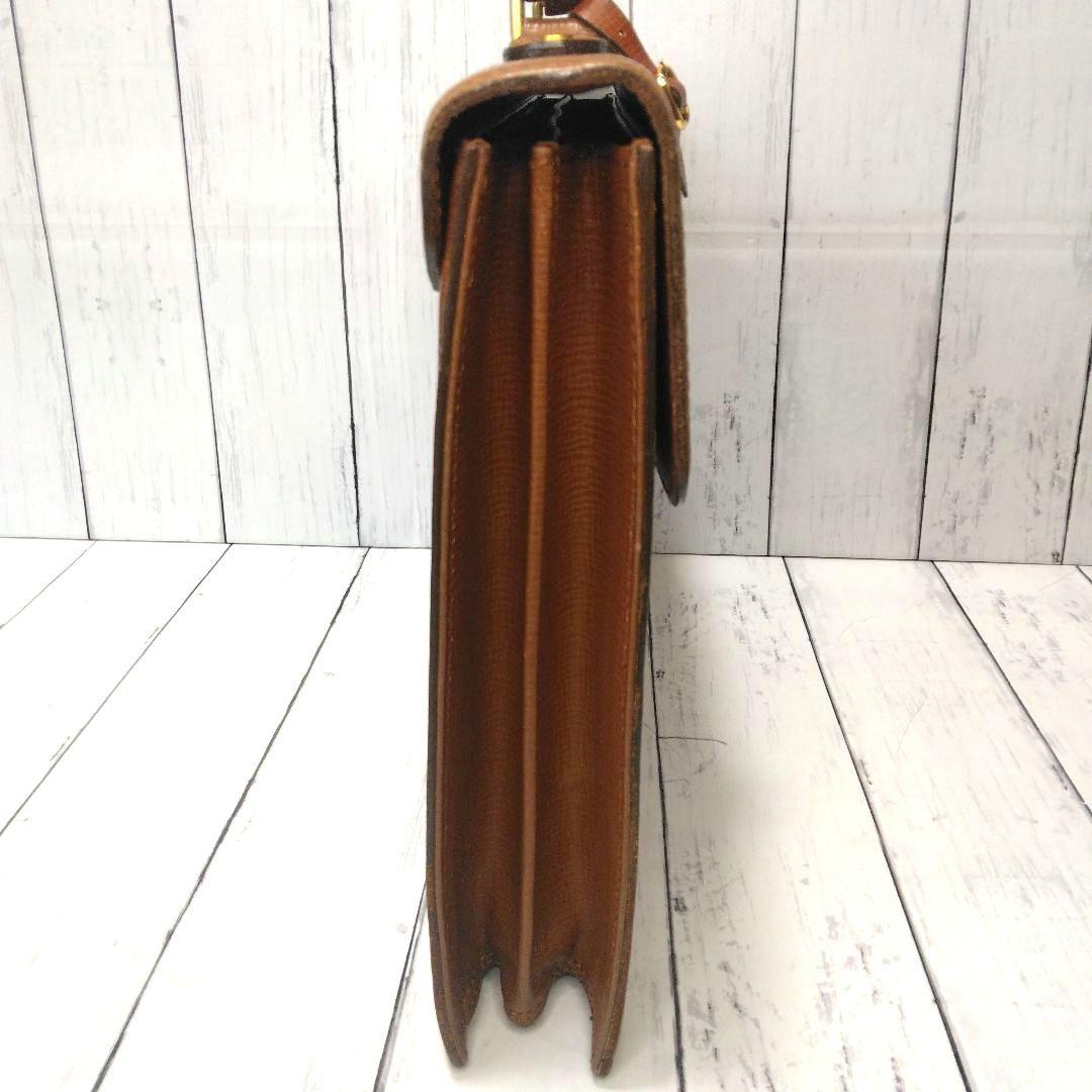 Burberrys　ビジネスバッグ　ブリーフケース　A4可　鍵　ゴールド金具