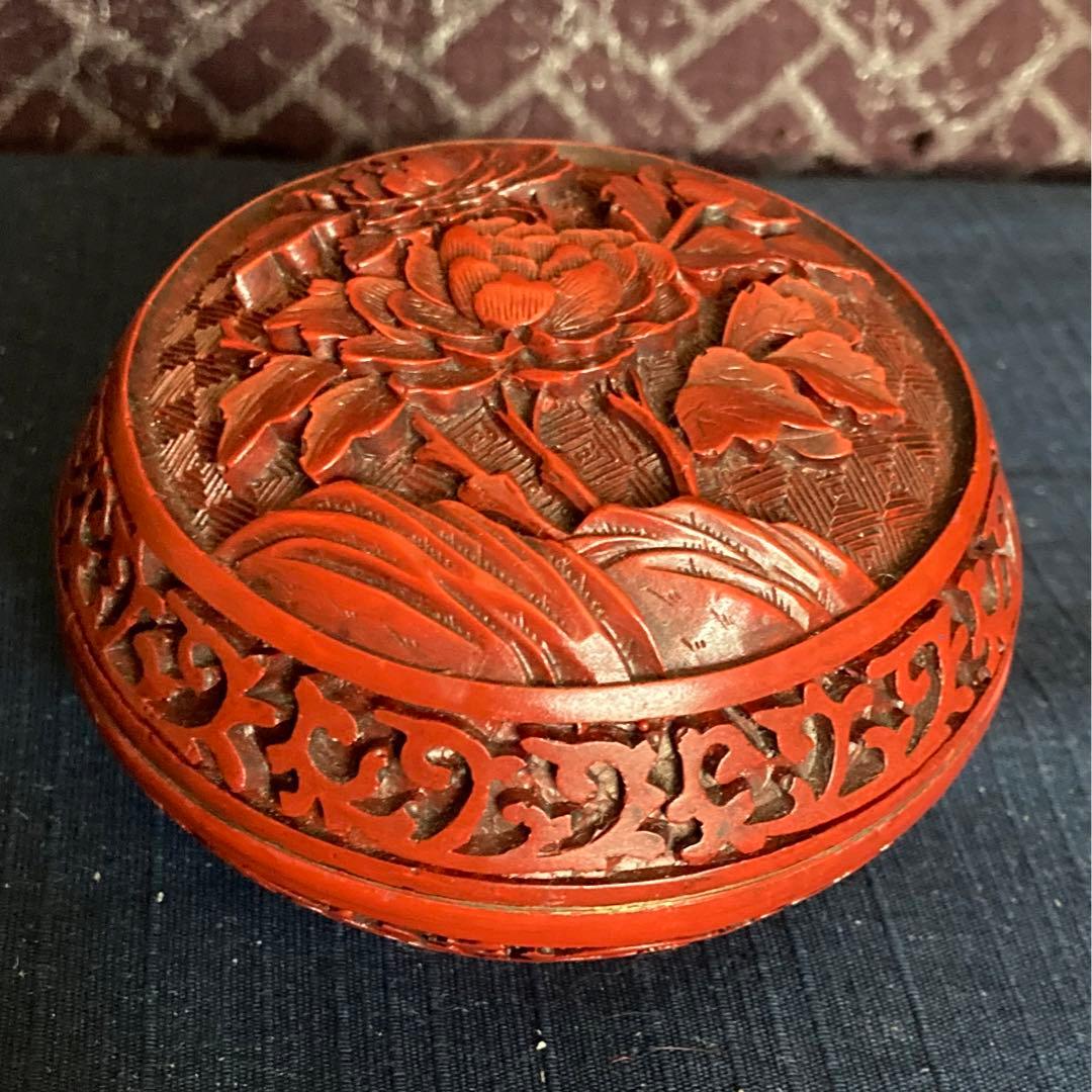 堆朱牡丹雷唐草文香合 中国工芸品