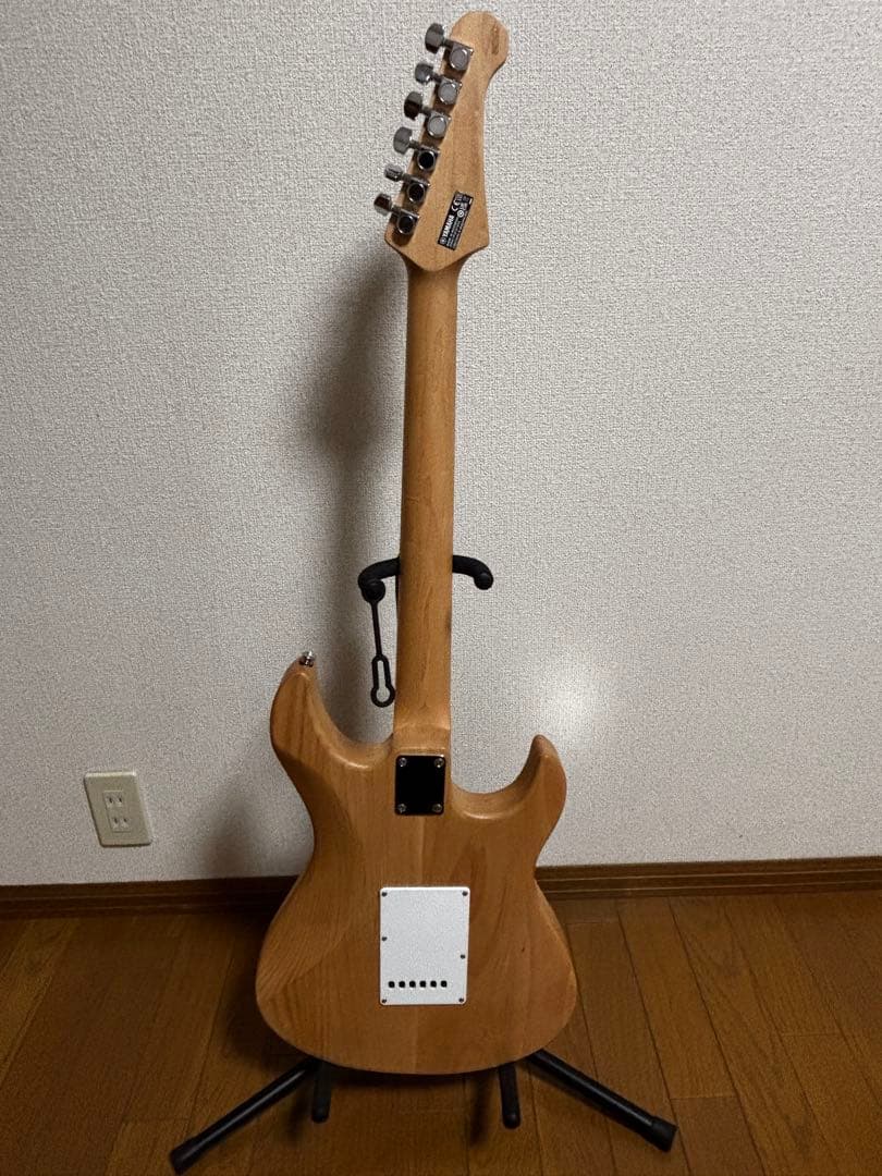 まげ YAMAHA PACIFICA GUITAR LEFTY