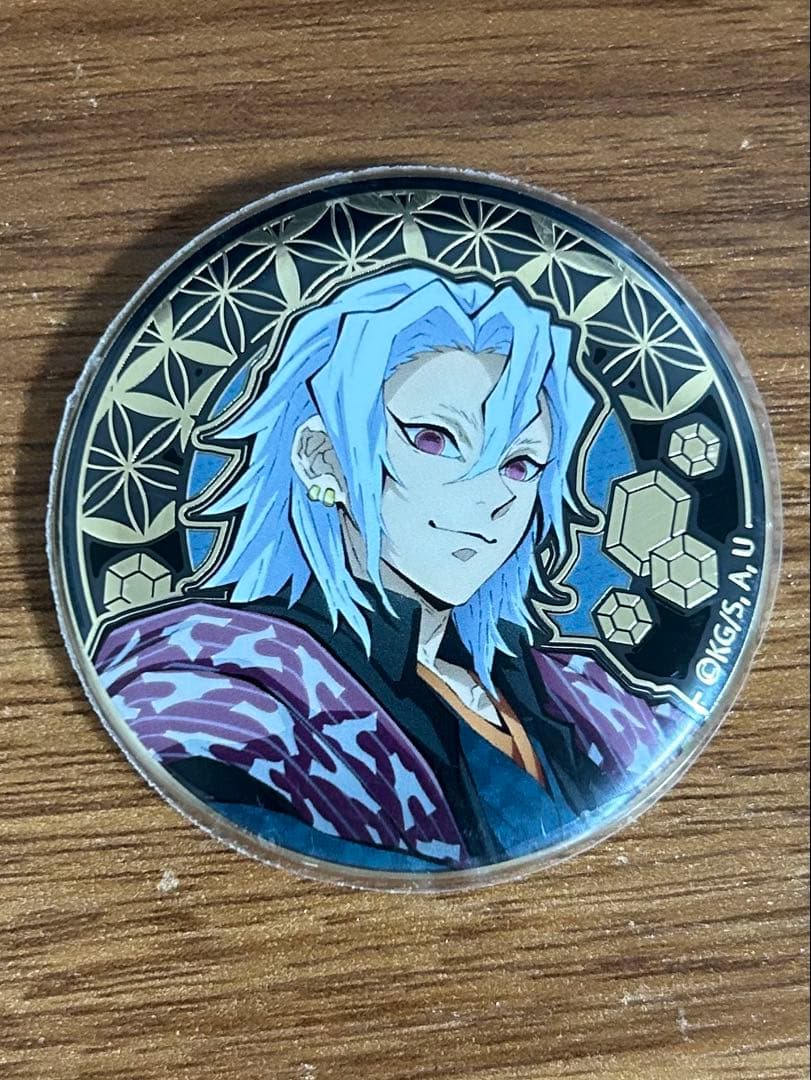 鬼滅の刃 レリーフメタル缶バッジ 宇髄天元 - メルカリ