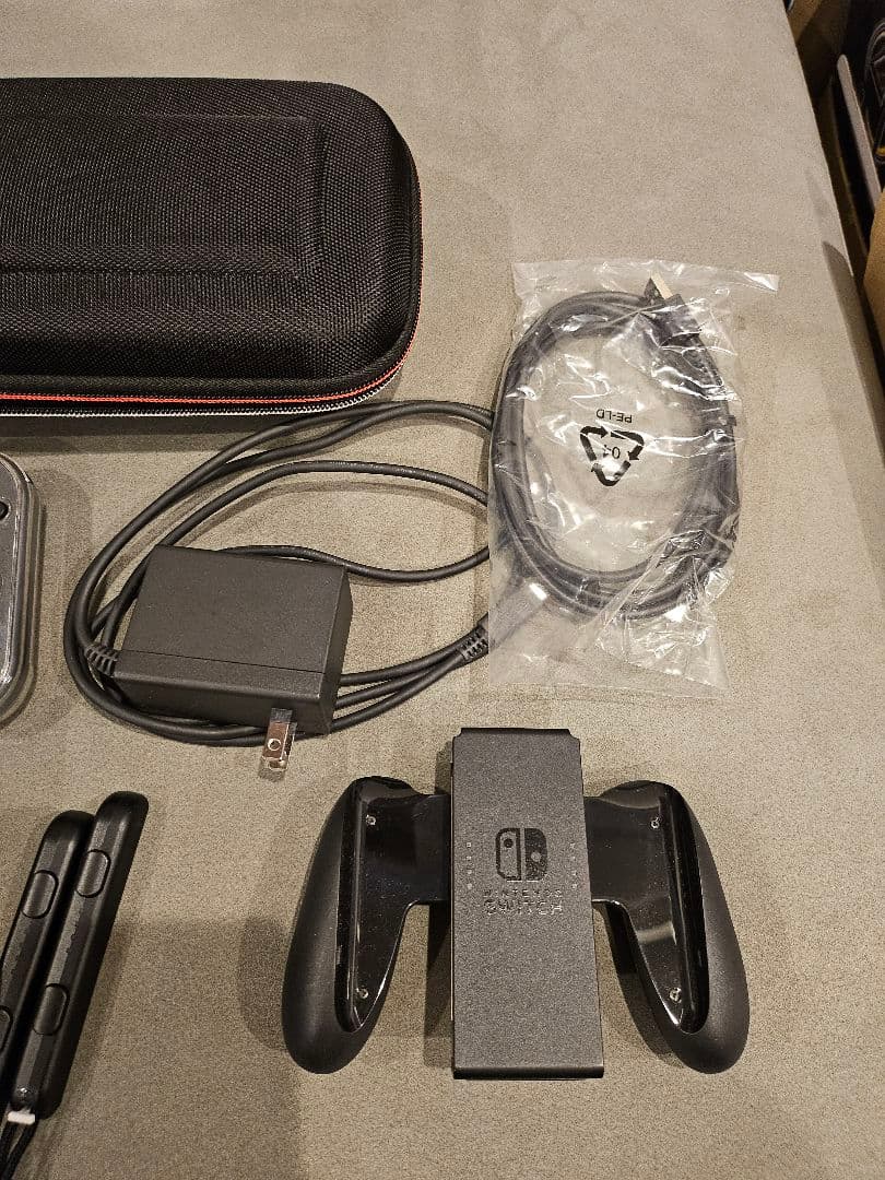 Nintendo Switch 本体 +ソフトケース