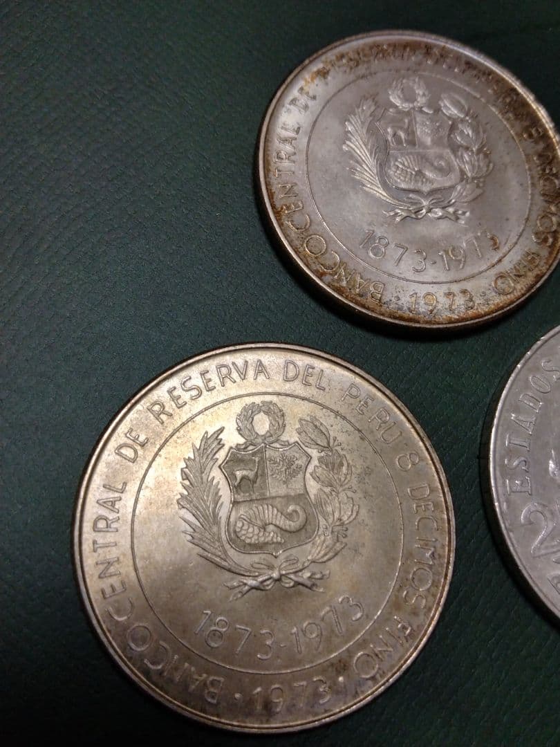ペルー 100ソル銀貨2枚と メキシコオリンピック25ペソ銀貨の3枚組