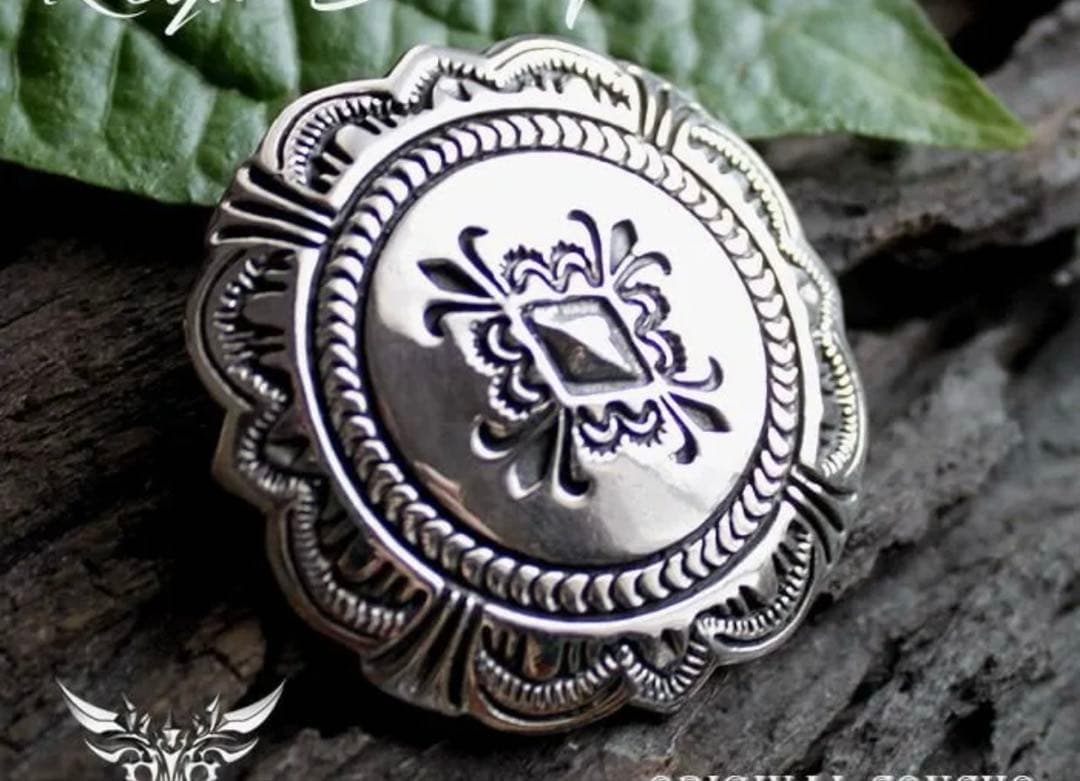 トラッカーウォレット　ミドルサイズ　シボ革　シルバー925アポロコンチョカスタム