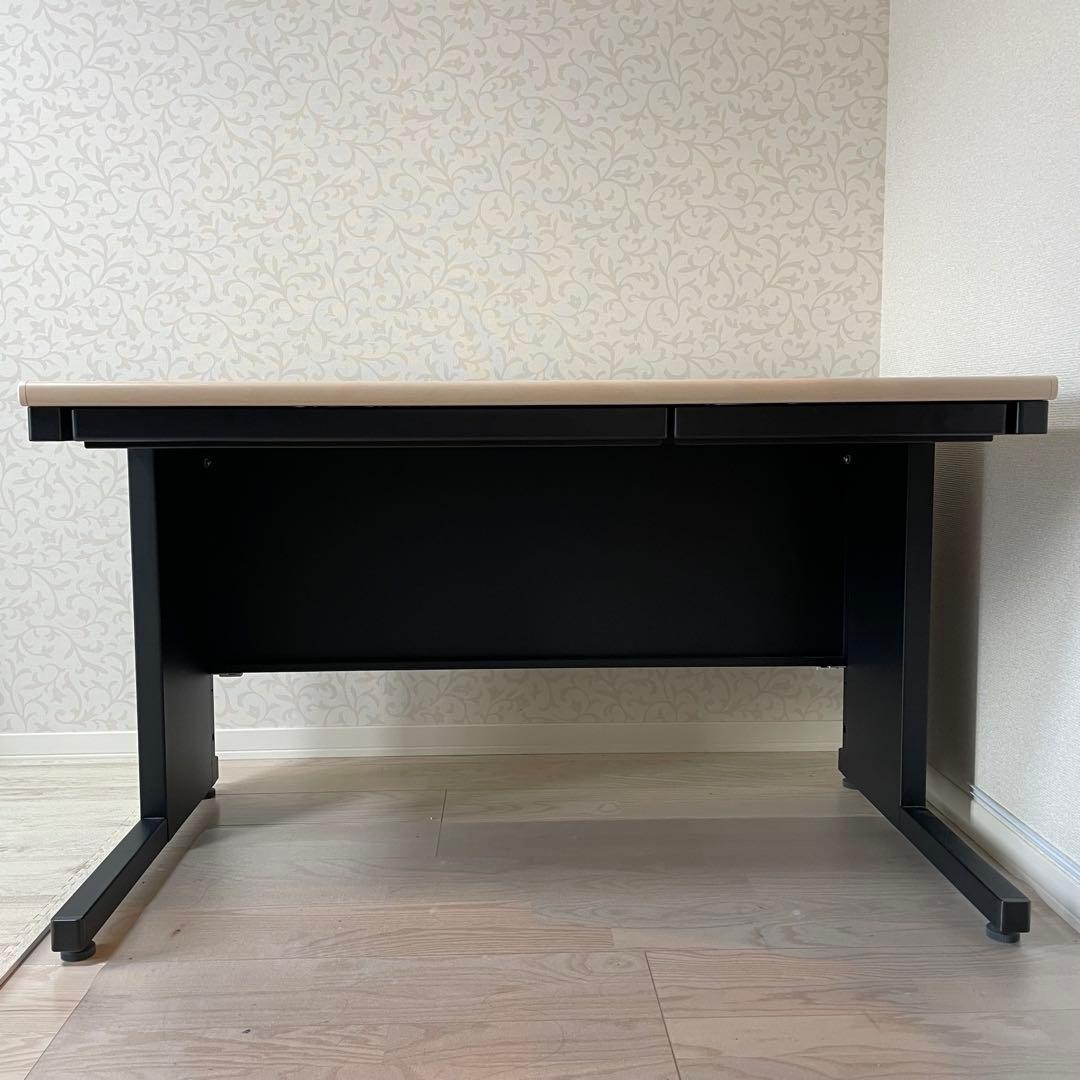 コクヨ　デスク INVENTシリーズ　本体ブラック　天板ホワイトナチュラル