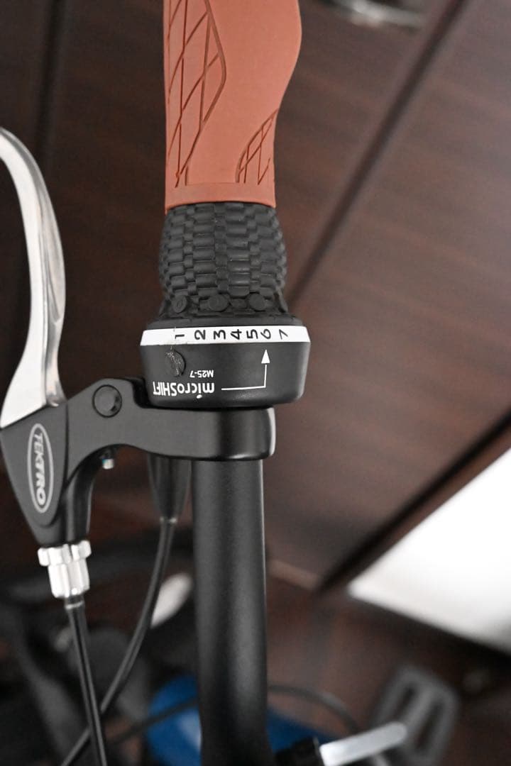 街乗りマウンテンバイク ￼Cannondale Adventure 2