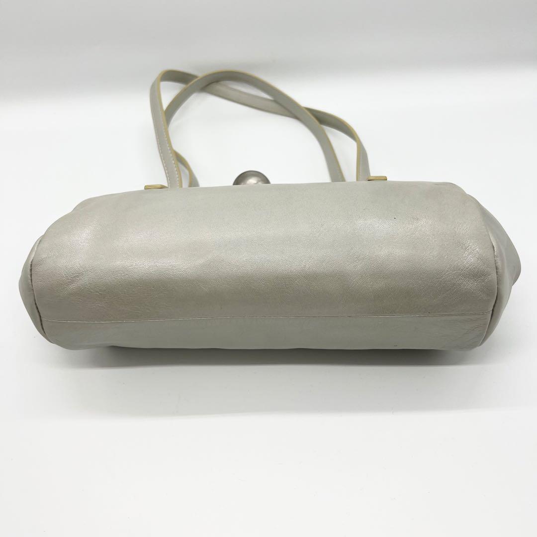 希少カラー✨kawa-kawa　ショルダーバッグ　がま口　レザー　ライトグレー