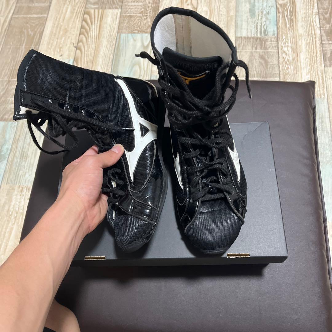 MIZUNOボクシングシューズ フィニッシャーMID（ブラック×ホワイト
