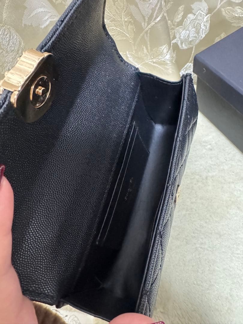 CHANEL キルティング ブラックレザー ショルダーバッグ るる