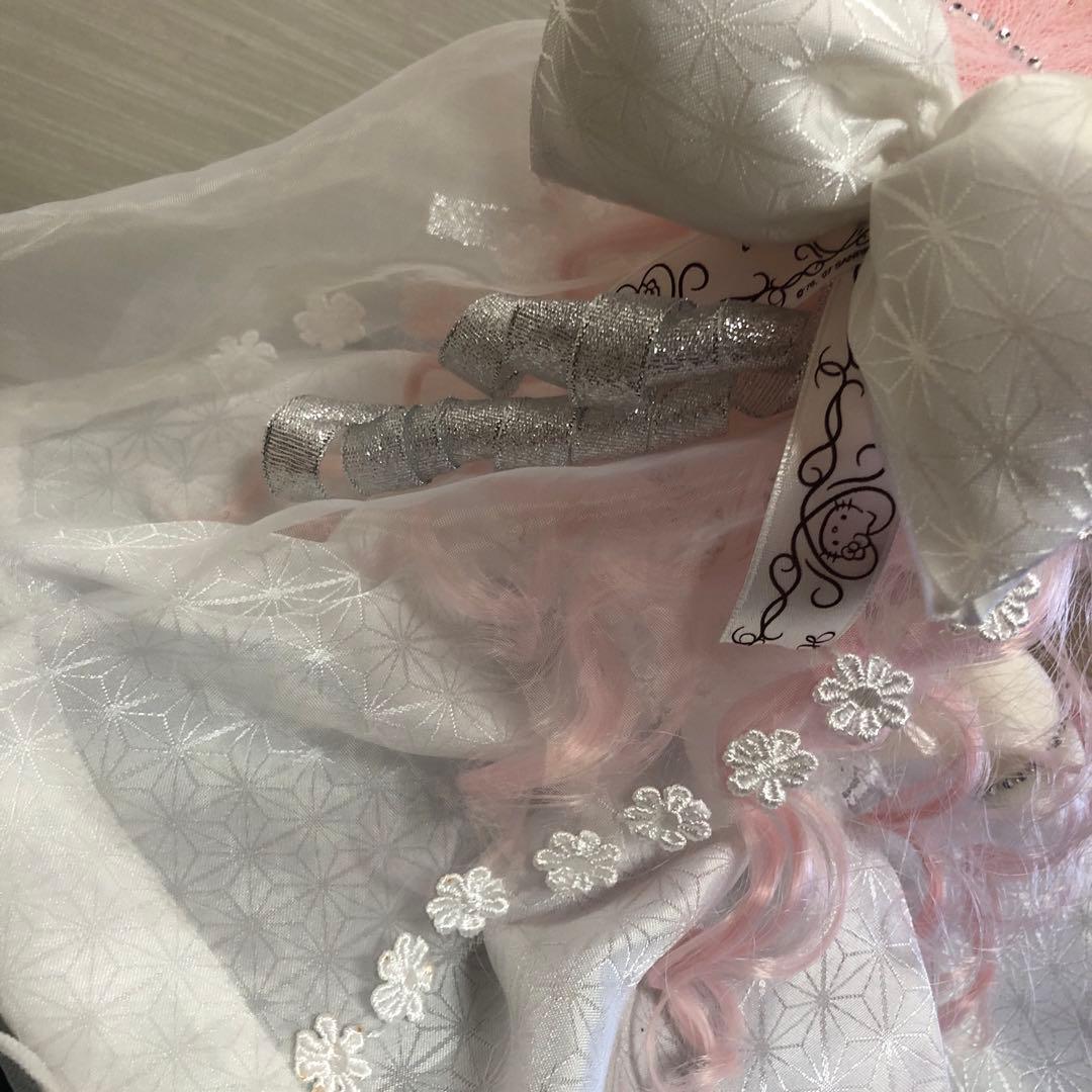 Hello Kitty ハローキティの美しいウェディングドレス