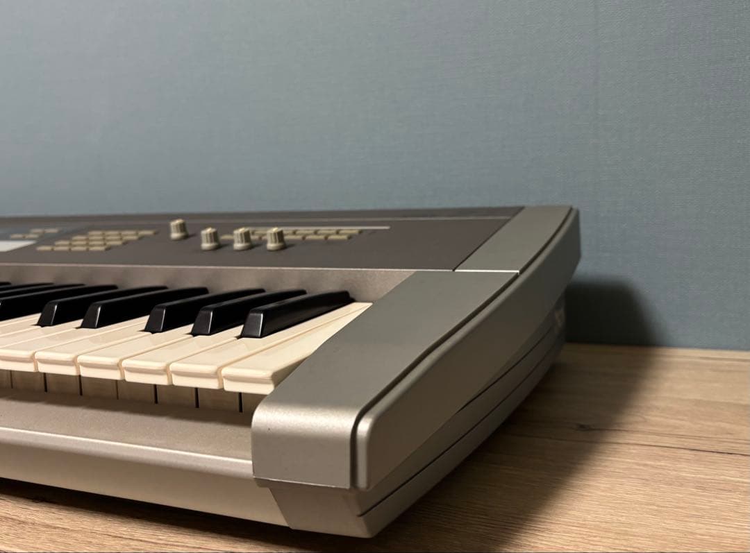 動作良好】KORG Z1 シンセサイザー 物理モデリング MOSS音源 - メルカリ