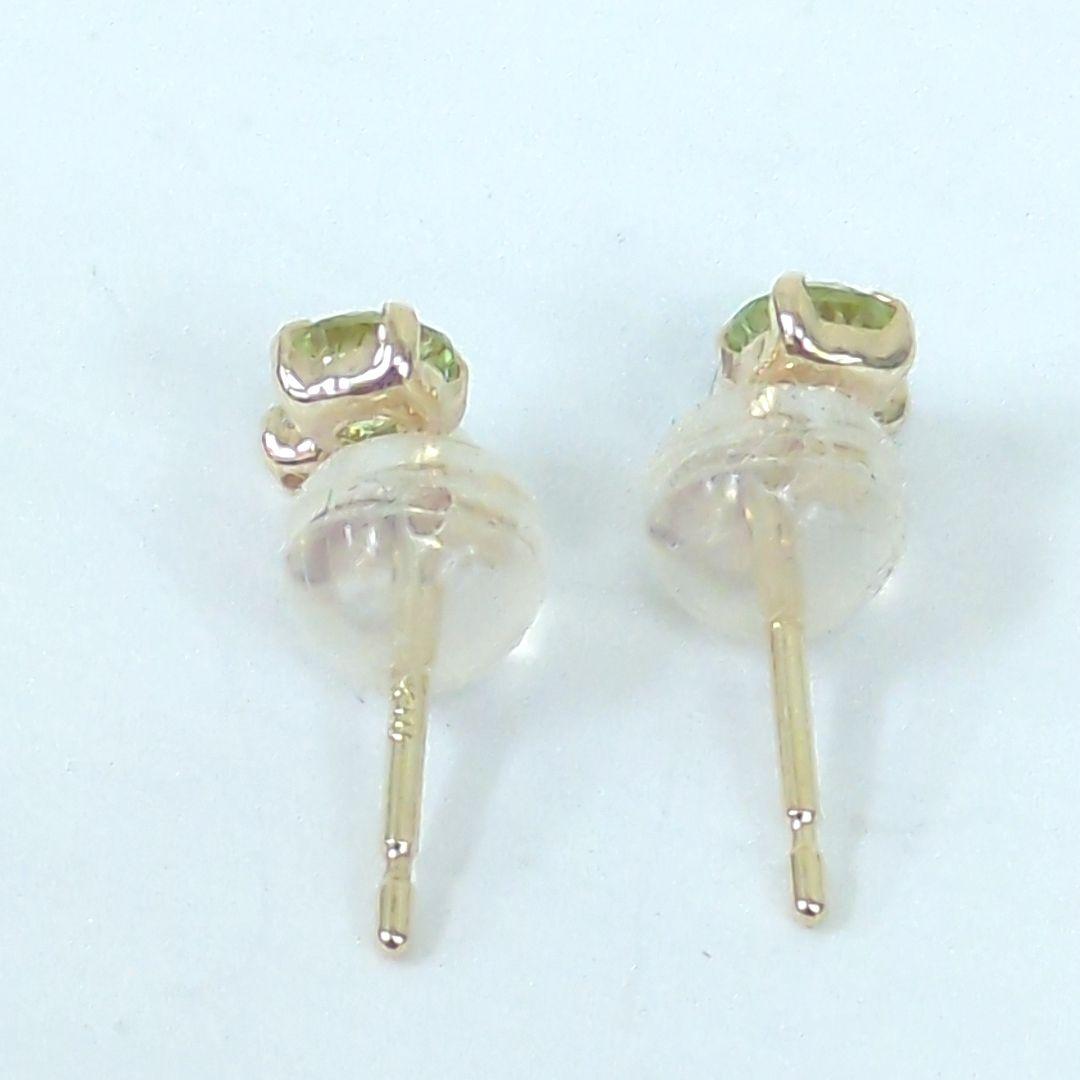 ヨンドシー 4℃ K10 ピアス ライトグリーン クリスタルラインストーン